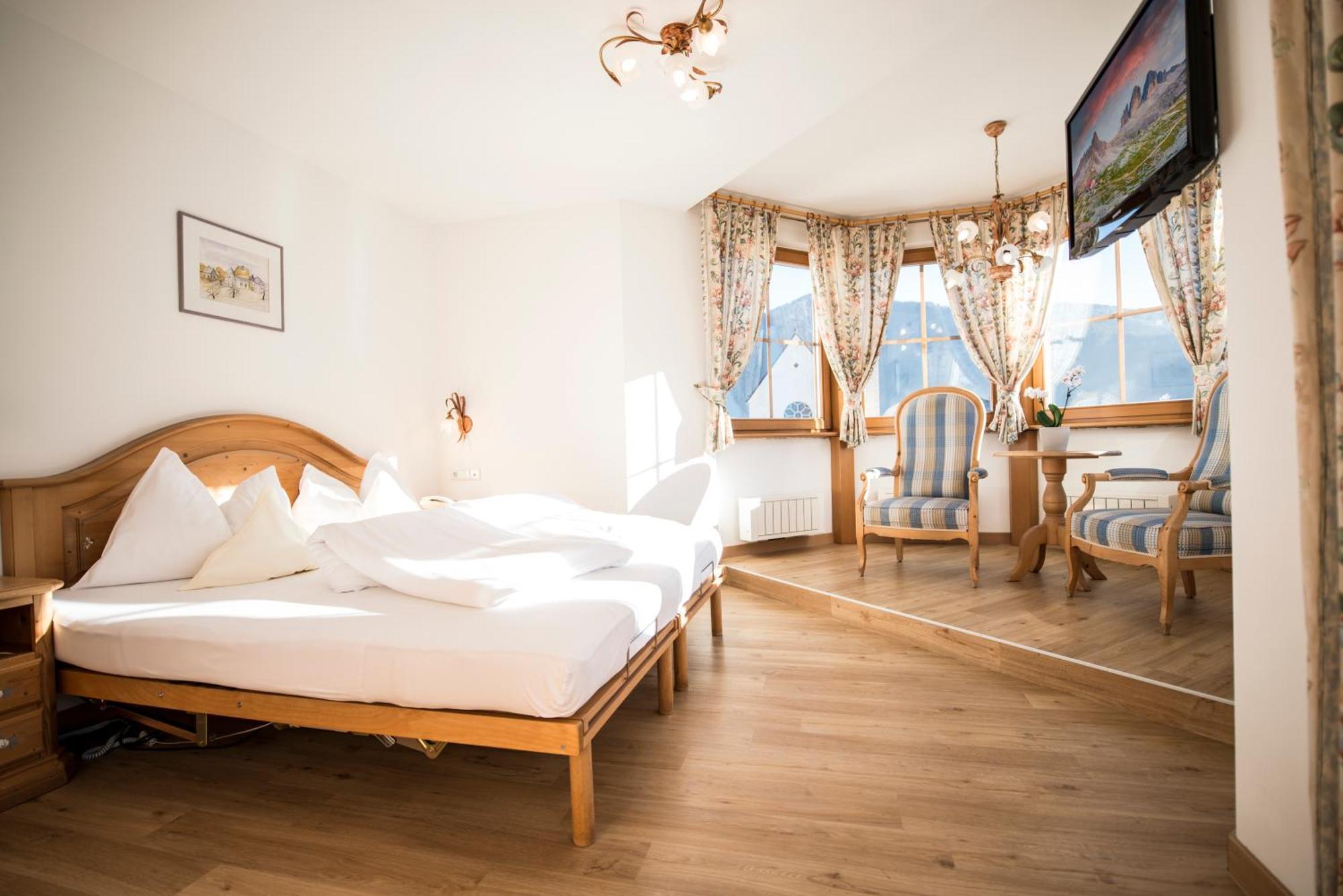 Turmhotel Gschwendt Planca di Sopra Exteriör bild