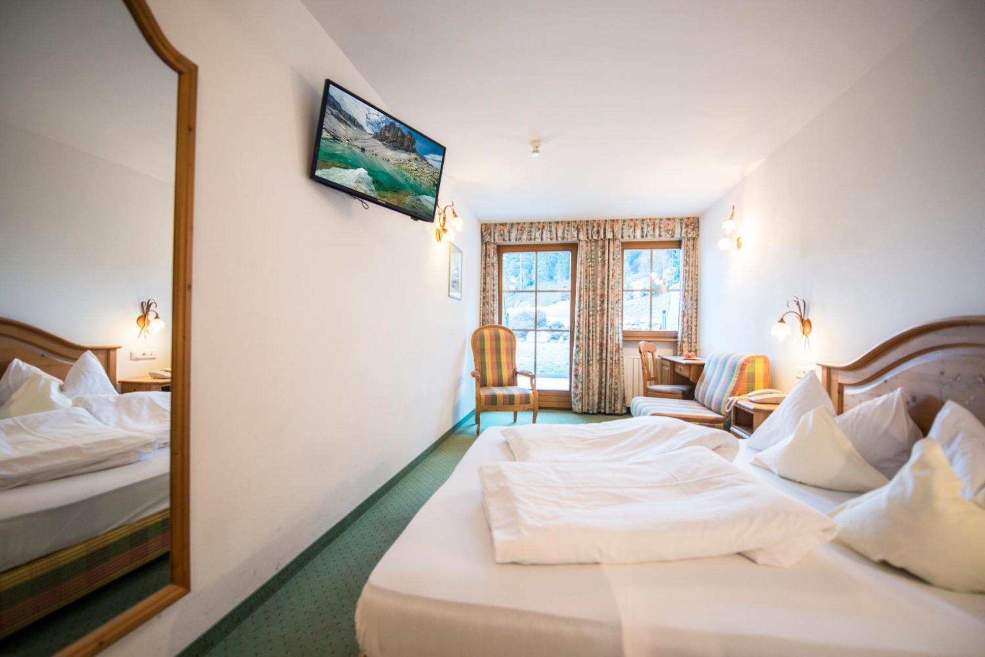 Turmhotel Gschwendt Planca di Sopra Exteriör bild