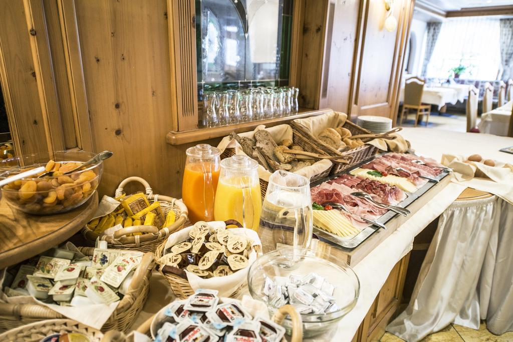 Turmhotel Gschwendt Planca di Sopra Exteriör bild