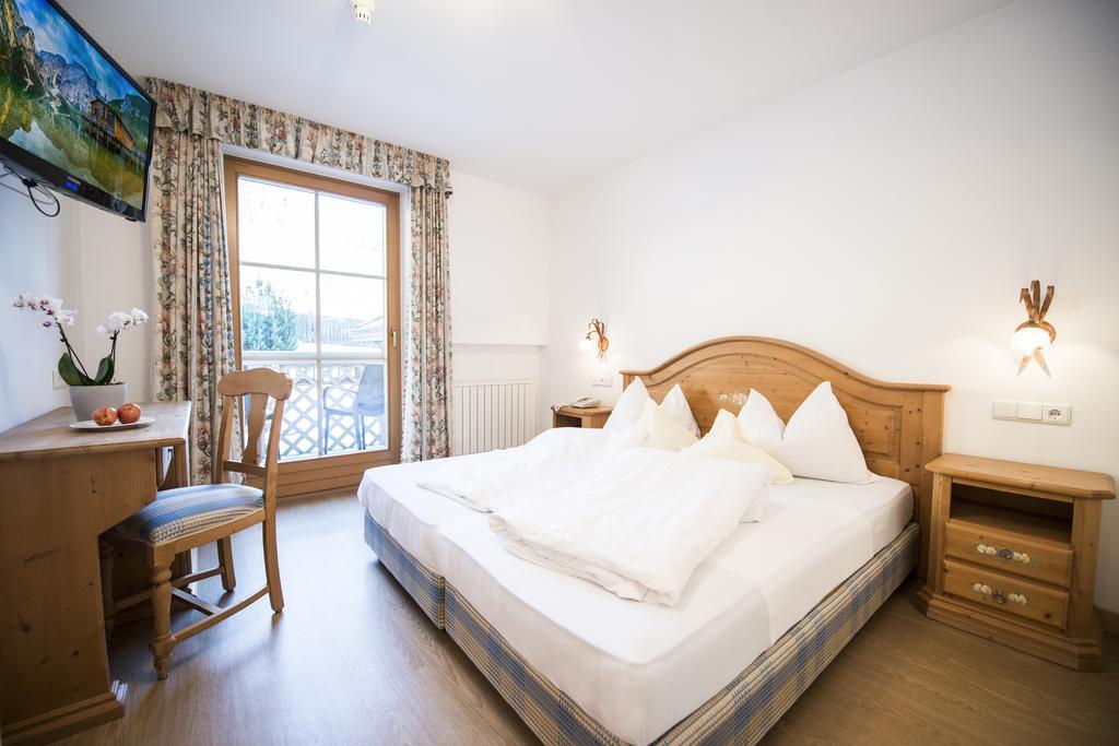 Turmhotel Gschwendt Planca di Sopra Exteriör bild