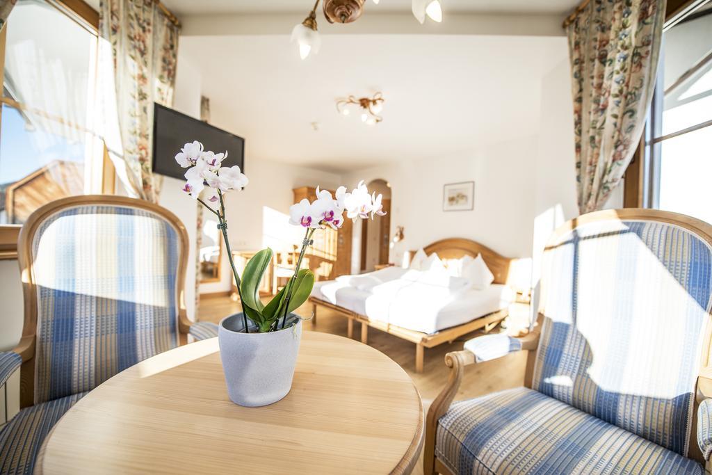 Turmhotel Gschwendt Planca di Sopra Exteriör bild