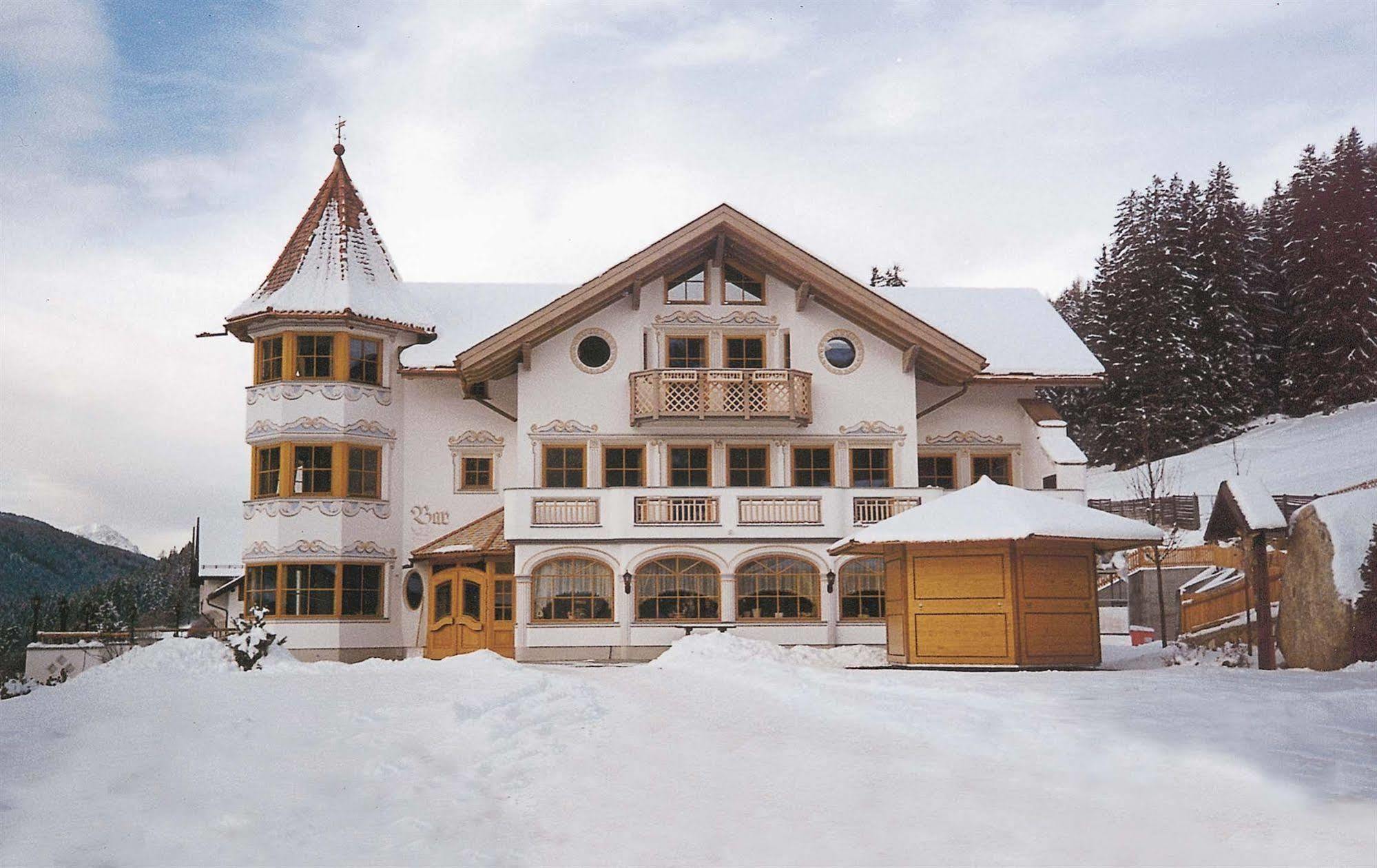 Turmhotel Gschwendt Planca di Sopra Exteriör bild